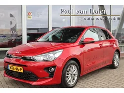 Rood Gebruikt 2022 Kia Rio Hatchback | € 14.900 (Super prijs)
