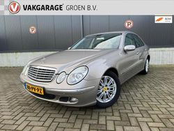 Grijs (metallic) Gebruikt 2005 Mercedes E240 Elegance Sedan | € 4.350