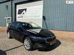 Zwart Gebruikt 2021 Skoda Octavia Business Line Stationwagen | € 20.550 (Goede deal)