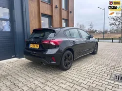Zwart Gebruikt 2022 Ford Focus Hatchback | € 16.999 (Eerlijke prijs)