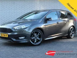 Grijs, metallic lak Gebruikt 2018 Ford Focus ST-Line Stationwagen | € 13.950 (Eerlijke prijs)