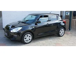 Zwart Gebruikt 2020 Suzuki Swift Comfort Hatchback | € 13.699 (Eerlijke prijs)