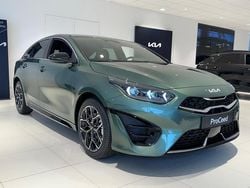 Groen, metallic lak Gebruikt 2024 Kia ProCeed Hatchback | € 40.290 (Eerlijke prijs)