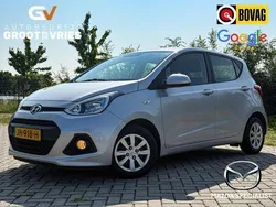Grijs, metallic lak Gebruikt 2016 Hyundai i10 Comfort Hatchback | € 7.895 (Eerlijke prijs)
