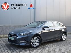 Grijs Gebruikt 2022 Kia Ceed Hatchback | € 17.800 (Eerlijke prijs)
