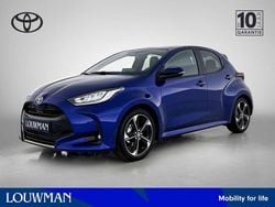 Blauw Nieuw 2025 Toyota Yaris Hybrid Executive Hatchback | € 32.695 (Eerlijke prijs)