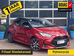 Rood Gebruikt 2022 Toyota Yaris Hybrid Executive Hatchback | € 23.450 (Eerlijke prijs)