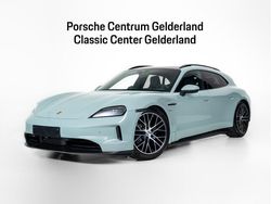 Shadegroen metallic Gebruikt 2025 Porsche Taycan Sport Turismo Sedan | € 114.900