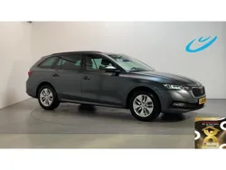 Grijs Gebruikt 2021 Skoda Octavia Ambition Stationwagen | € 14.250 (Iets duurder)