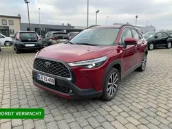 Rood Gebruikt 2024 Toyota Corolla Cross Style SUV | € 35.450 (Eerlijke prijs)