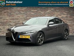 Grijs Gebruikt 2017 Alfa Romeo Giulia Super Sedan | € 17.500 (Eerlijke prijs)