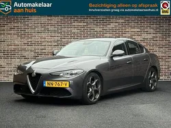 Grijs Gebruikt 2017 Alfa Romeo Giulia Super Sedan | € 19.250 (Eerlijke prijs)