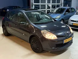 Grijs Gebruikt 2007 Renault Clio II Expression Hatchback | € 1.699 (Eerlijke prijs)