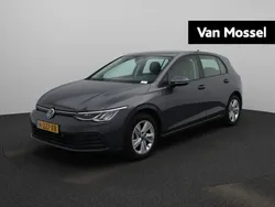 Grijs Gebruikt 2022 VW Golf VIII Life Hatchback | € 18.900 (Goede deal)