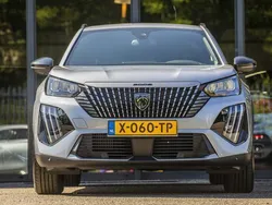 Grijs, metallic lak Gebruikt 2024 Peugeot 2008 Allure SUV | € 22.950 (Goede deal)