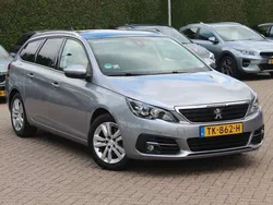 Grijs, metallic lak Gebruikt 2018 Peugeot 308 Stationwagen | € 9.750 (Eerlijke prijs)