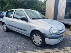 Grijs Gebruikt 1998 Renault Clio II Hatchback | € 395 (Super prijs)