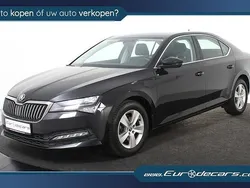 Zwart, metallic lak Gebruikt 2020 Skoda Superb Ambition Hatchback | € 21.800 (Eerlijke prijs)