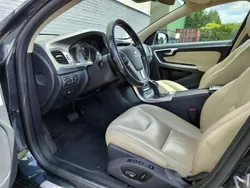 Grijs, metallic lak Gebruikt 2015 Volvo V60 Summum Stationwagen | € 7.940 (Eerlijke prijs)