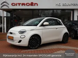 Wit Nieuw 2024 Fiat 500e La Prima Hatchback | € 29.950 (Eerlijke prijs)