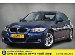 Blauw, metallic lak Gebruikt 2011 BMW 318 Luxury Line Sedan | € 8.950 (Eerlijke prijs)