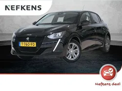 Zwart, metallic lak Gebruikt 2023 Peugeot e-208 Allure Hatchback | € 20.425 (Goede deal)