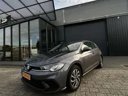 Grijs Gebruikt 2022 VW Polo Life Hatchback | € 17.999 (Eerlijke prijs)