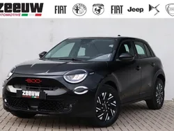 Zwart Nieuw 2024 Fiat 600E Red SUV | € 28.900