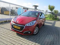 Rood Gebruikt 2018 Peugeot 208 Allure Hatchback | € 4.500 (Super prijs)