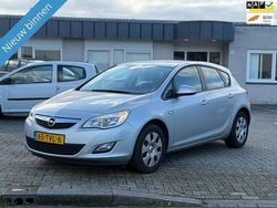Grijs Gebruikt 2012 Opel Astra Edition Hatchback | € 3.440