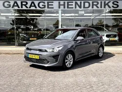 Grijs Gebruikt 2022 Kia Rio Hatchback | € 16.445 (Eerlijke prijs)
