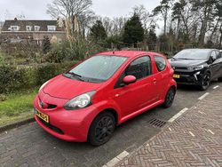 Rood Gebruikt 2009 Toyota Aygo Hatchback | € 1.675 (Eerlijke prijs)