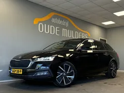 Zwart, metallic lak Gebruikt 2021 Skoda Octavia Stationwagen | € 23.950 (Eerlijke prijs)