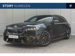 Saphirschwarz (donker zwart metallic) Gebruikt 2025 BMW M5 Comfort Edition Stationwagen | € 154.950