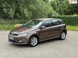 Bruin, metallic lak Gebruikt 2014 VW Polo Highline Hatchback | € 9.499 (Eerlijke prijs)