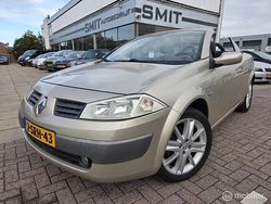 Beige Gebruikt 2004 Renault Mégane Cabriolet Luxe Cabriolet | € 950 (Goede deal)