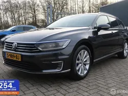 Grijs Gebruikt 2017 VW Passat Highline Stationwagen | € 18.950 (Eerlijke prijs)