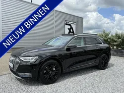 Zwart, metallic lak Gebruikt 2019 Audi e-tron SUV | € 22.950 (Eerlijke prijs)