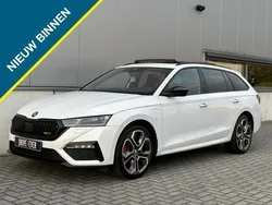 Wit Gebruikt 2021 Skoda Octavia RS Stationwagen | € 26.995 (Eerlijke prijs)