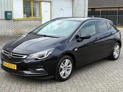 Blauw Gebruikt 2018 Opel Astra Edition Hatchback | € 7.495 (Eerlijke prijs)