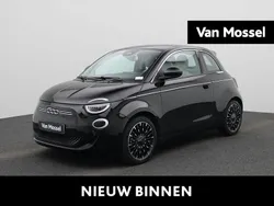 Zwart Gebruikt 2023 Fiat 500e La Prima Hatchback | € 23.900 (Eerlijke prijs)