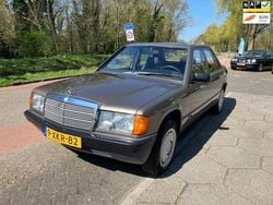 Bruin Gebruikt 1987 Mercedes 190 Sedan | € 7.500