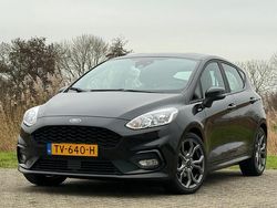 Zwart (metallic) Gebruikt 2018 Ford Fiesta ST-Line Hatchback | € 9.925 (Goede deal)