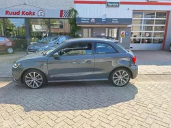 Grijs, metallic lak Gebruikt 2018 Audi A1 S-Line Hatchback | € 12.450 (Eerlijke prijs)