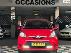 Rood Gebruikt 2013 Toyota Aygo Hatchback | € 4.199 (Goede deal)