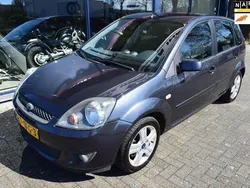 Grijs Gebruikt 2008 Ford Fiesta Futura Hatchback | € 3.950 (Duur)