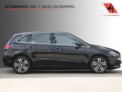 Zwart, metallic lak Gebruikt 2021 Mercedes B250 Luxury MPV | € 24.900 (Goede deal)