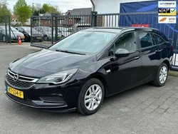 Zwart Gebruikt 2016 Opel Astra Edition Stationwagen | € 8.988 (Eerlijke prijs)
