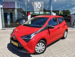 Rood Gebruikt 2021 Toyota Aygo Hatchback | € 9.700 (Goede deal)
