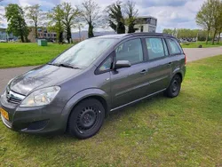 Grijs Gebruikt 2009 Opel Zafira Cosmo MPV | € 1.750 (Goede deal)